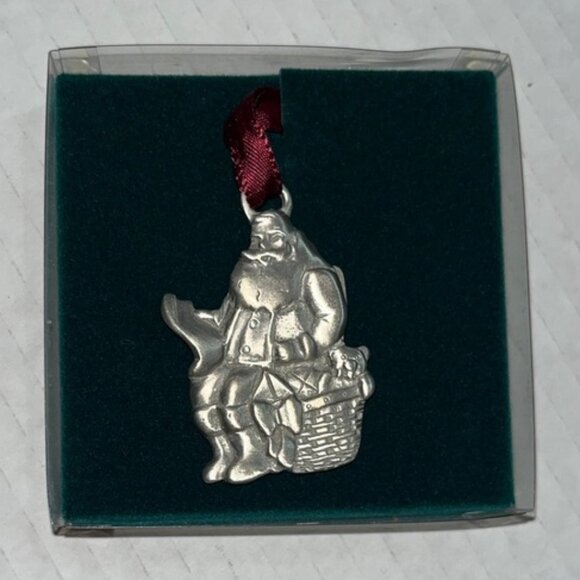 Vintage Longaberger Commemorative Santa Collection Pewter Ornaments - Box of 4 - Picture 5 of 15